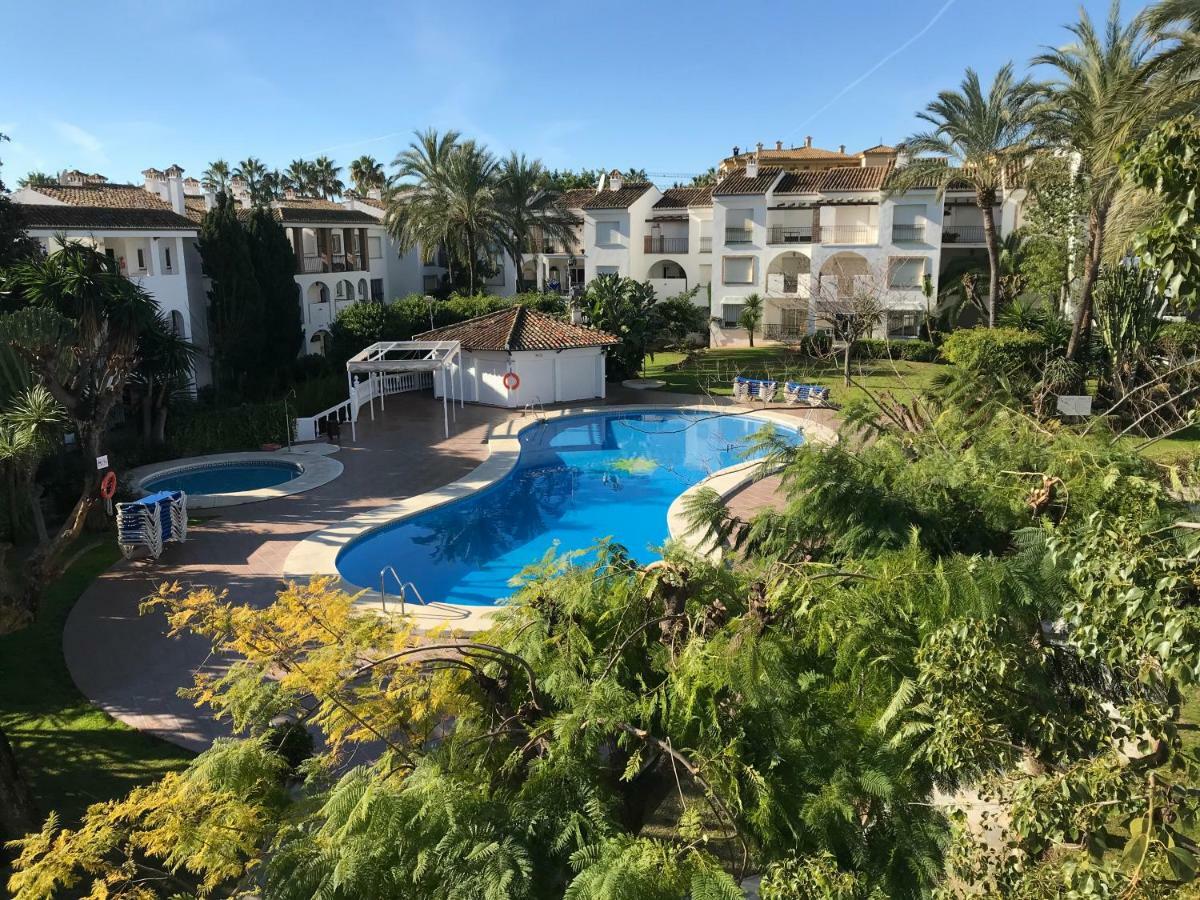 Marbella - Estepona Beach Frontline Apartment Kültér fotó