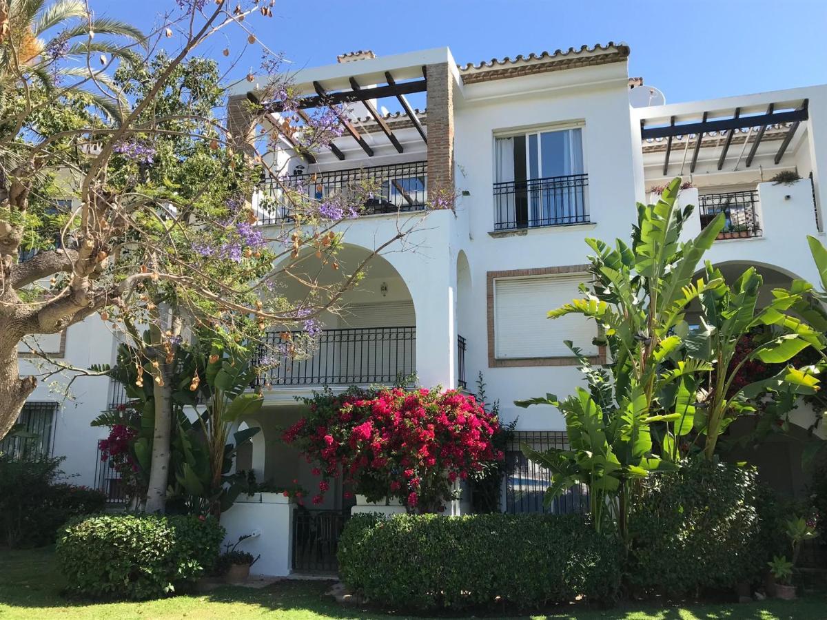 Marbella - Estepona Beach Frontline Apartment Kültér fotó