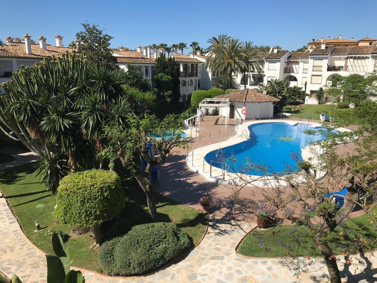 Marbella - Estepona Beach Frontline Apartment Kültér fotó