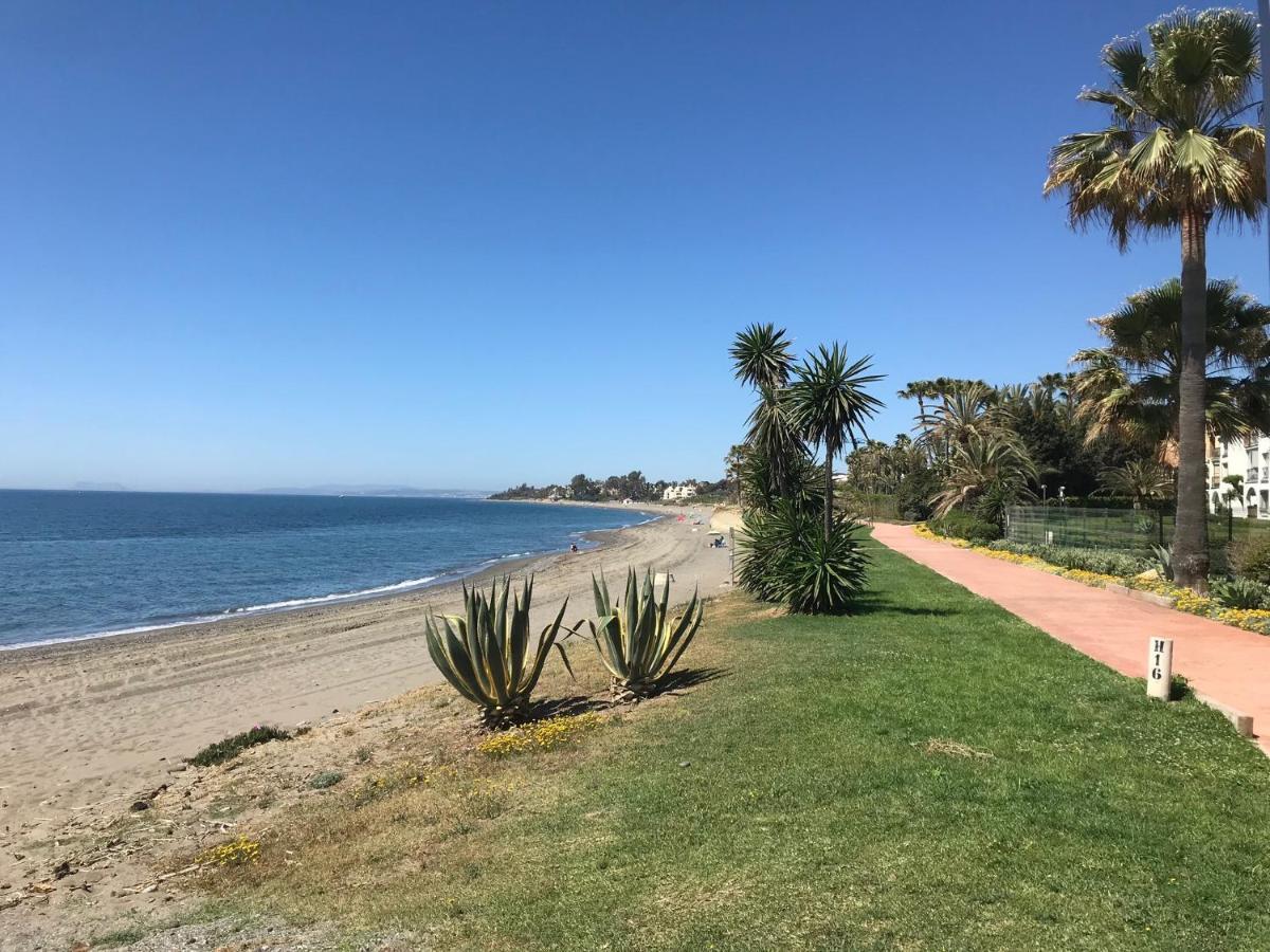 Marbella - Estepona Beach Frontline Apartment Kültér fotó